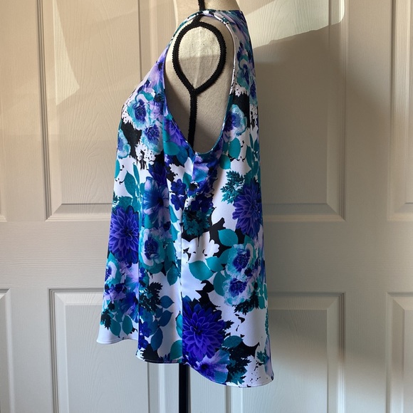 Calvin Klein • Floral Tank - Picture 4 of 10